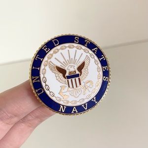 Hold New vintage Large US Navy enamel pin